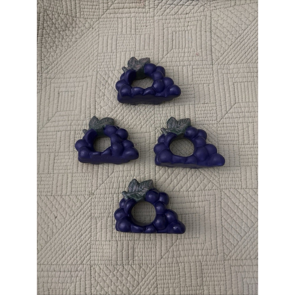 Vintage Purple Grape Cluster Napkin Rings Set of 4 Resin Vineyard Decor